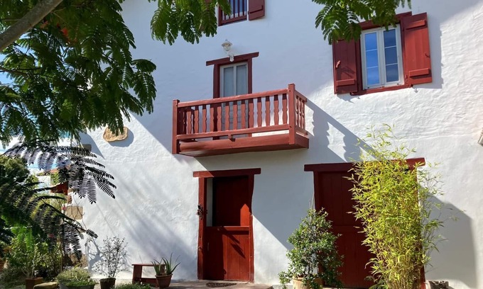 Sare Apartamento | Quiet apartment at the foot of the Rhune with lovely grounds
