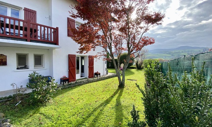 Hasparren Apartamento | Apartamento tranquilo en Hasparren con jardín y Wi-Fi, 4 plazas