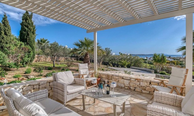 Chrissi Akti Casa | Quiet area with Beach access