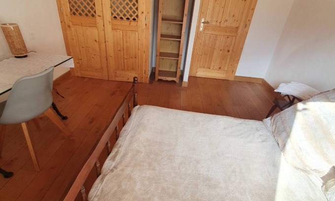 Neydens Cama Y Desayuno | Quiet break Spacious room for rent in Neydens, near Geneva