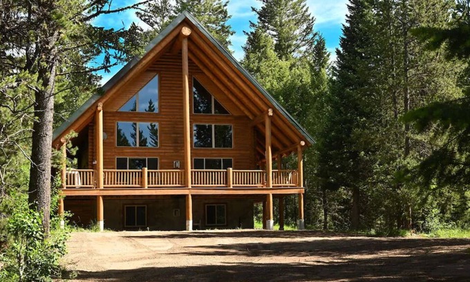Island Park Cabina | Quiet Cabin in the Woods, Near Yellowstone, Sleeps 12.