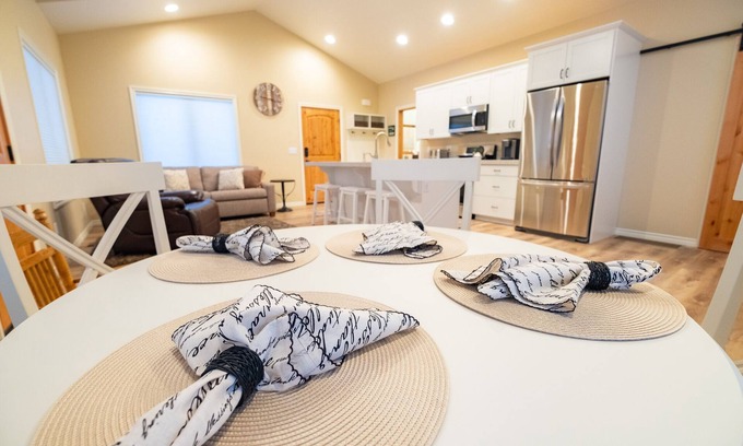 Kalispell Cabina | NUEVA CABINA, RETIRO TRANQUILO, HERMOSAS VISTAS