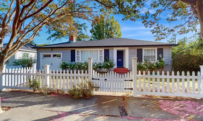 Junior College Neighborhood Association Casa | Quiet & Charming Wine Country Home w/ Stylish Updates & Large Backyard