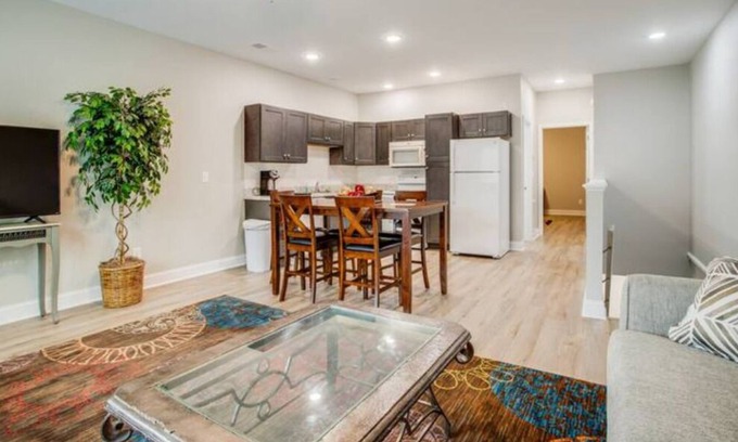 Johnson City Casa | Quiet, Clean, 2 story home. 2 beds, 2 baths, 1 car garage. No pets. No Smoking.
