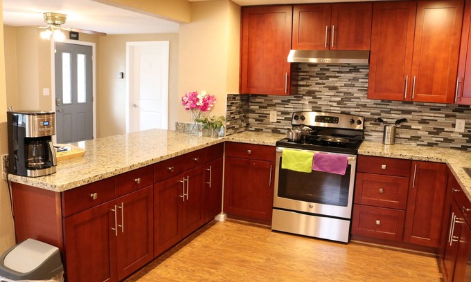 Haller Lake Casa | Quiet Clean and Comfortable Room
