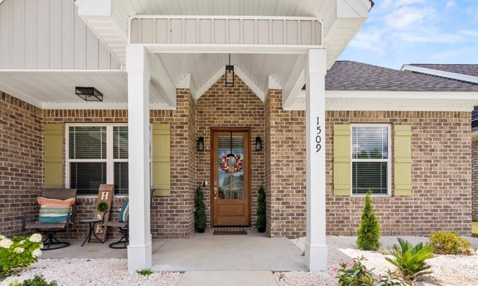 Florence Casa | Quiet, Clean & Spacious 4bd near I-95 & Hospital with WiFi