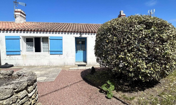 L'Epine Casa | Casa tranquila cerca de la playa con jardín privado y estacionamiento