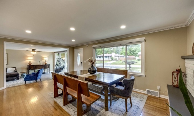 Radcliff Casa | Quiet Comfort: 5 BR & 2.5 BA, 6 TVs, Pet Friendly