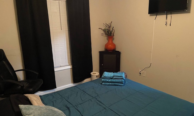 Spring Lake Casa | Quiet Comfort with a Queen Bed Stay