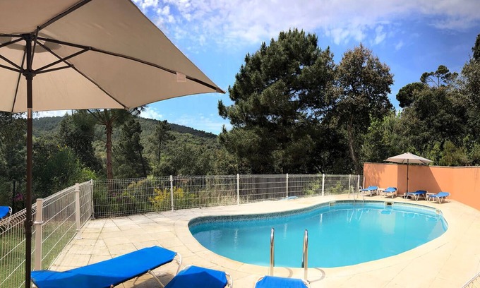 Lloret de Mar Villa | Villa IDEAL 4/5 FAMILIAS. 8 hab. 6 WC. jardin, privada y tranquila piscina 10x5m
