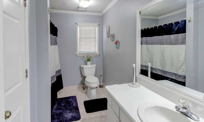 Conyers Casa | Quiet, Comfortable, Charming, Safe, 2-bedroom house with WiFi, AC in Conyers