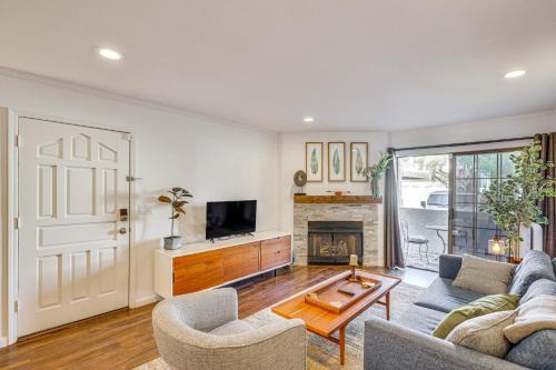 La Contessa Apartamento | Quiet Condo with Pool Access, Near Arizona Boardwalk
