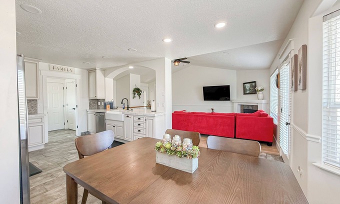 Taylorsville Casa | Quiet & Conveniently Located - 3 Bedrooms 2 Bathroom