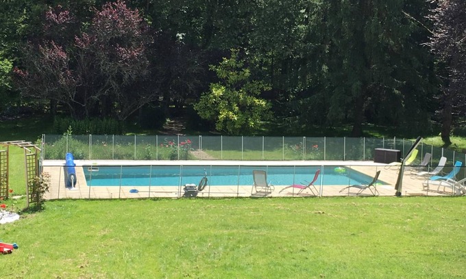 Luynes Cabaña | Casa tranquila con piscina compartida cerca de los castillos del Loira y Tours