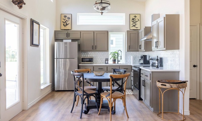 Warrenton Casa | Quiet Country Escape | Brand New | Close to Round Top