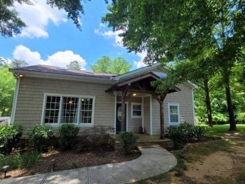 Suwanee Casa | Quiet Country Farmhouse