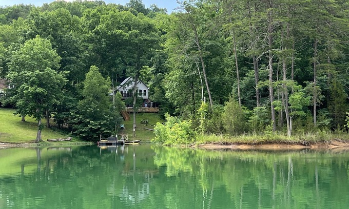 Big Creek Casa | Quiet Cove on the Quiet Side of the Lake