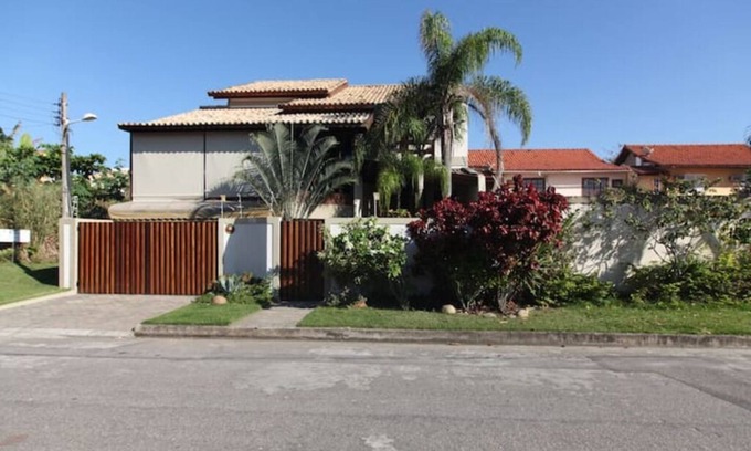 Piratininga Casa | Quiet, cozy, airy house, a stone's throw from the beach.