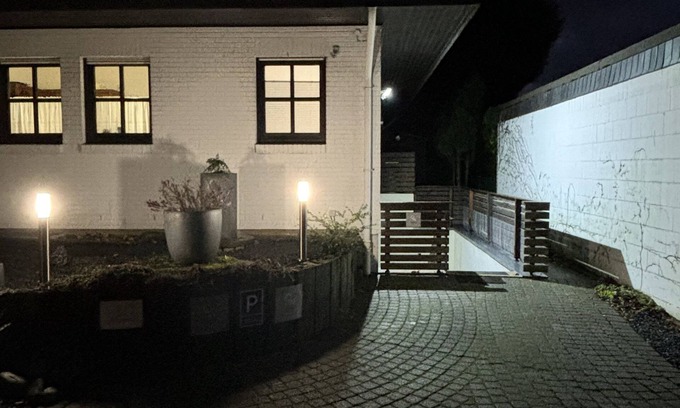 Langenfeld Apartamento | Quiet & cozy double room + single bed in top location