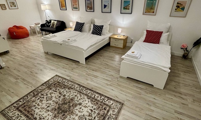 Langenfeld Apartamento | Quiet & cozy double room + single bed in top location