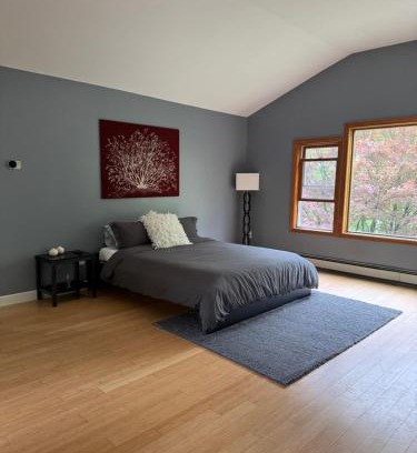 Hamden Casa | Quiet Cozy Stay Spacious Home Near Beach & Shops