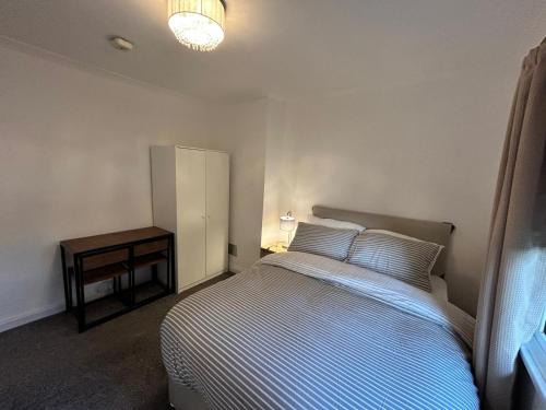Birmingham Casa | Quiet Double room near Queen Elizabeth hospital and University