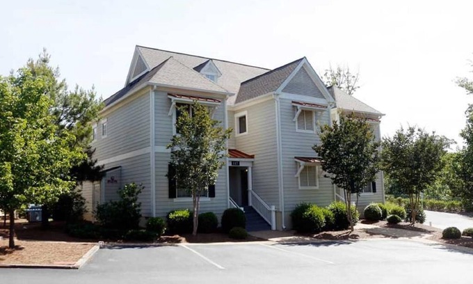Lackey Complejo | Quiet end home. Walk to Water Country, minutes to Busch Gardens, Pools & Golf