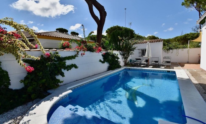 Chiclana de la Frontera Villa | Villa Joanna tranquila con bonito exterior y barbacoa