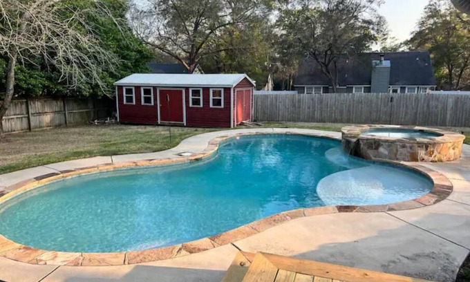 Crestview Casa | Quiet escape with pool and spa