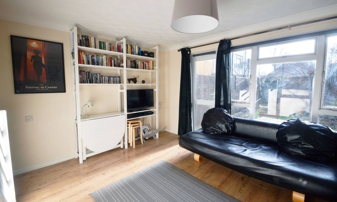St. Dunstan's Casa | Tranquilo, familiar 1br House, estacionamiento gratuito disponible - East London