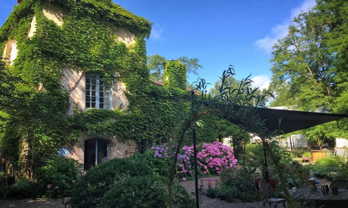 Serignac-sur-Garonne Otro | Quiet 2 bedroom/2 bath Pigeonnier along the Canal de Garonne