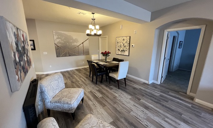 Foothills Condominio | Quiet gated community Lakefront - 2 beds, 2 baths.
