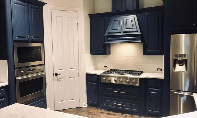 Westlake Casa | Quiet gated villa, close to major employers & many dining options.