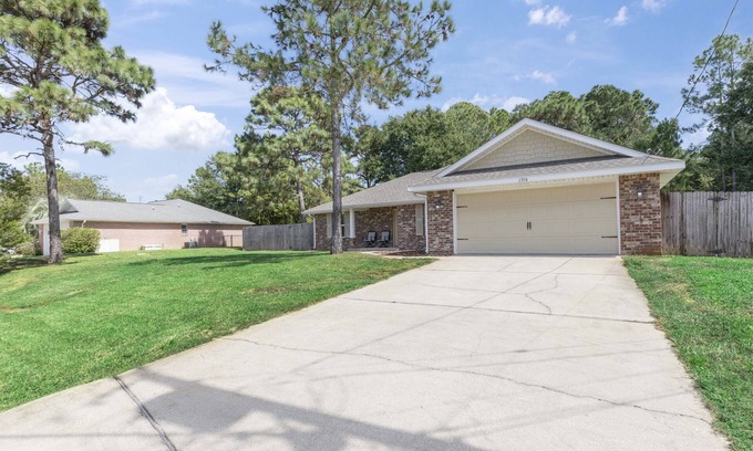 Florida Panhandle Casa | Quiet Getaway-4 Bed/Pet Friendly/Close to Beaches