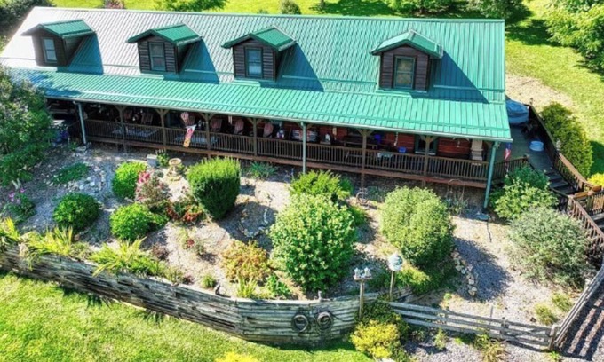 Creston Casa | Quiet Getaway Near Tweetsie Railroad High Gravity Adventure Park