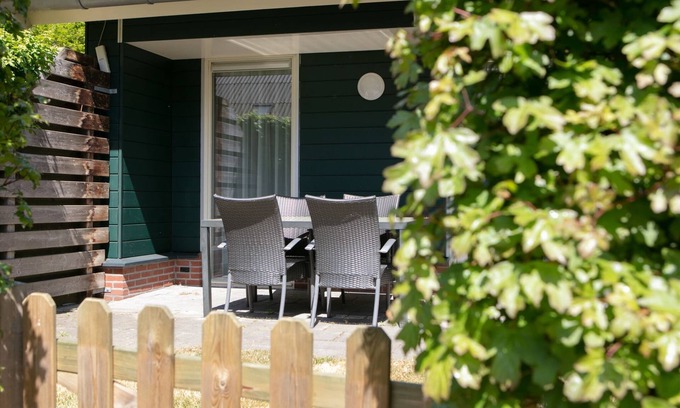 Rheezerveen Casa | Pleasant Holiday Home With Terrace