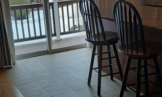 Westbrook Condominio | Quiet great location 2 bedroom close to Portland Westbrook Condo summer rental
