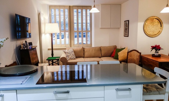 Marchmont Apartamento | Quiet Ground Floor Mews Flat and Parking