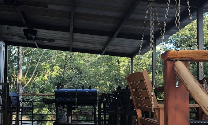 Gordonville Casa | Quiet Hill Top Cabin nestled in the wooded area near the lake. #2 of 2 cabins .