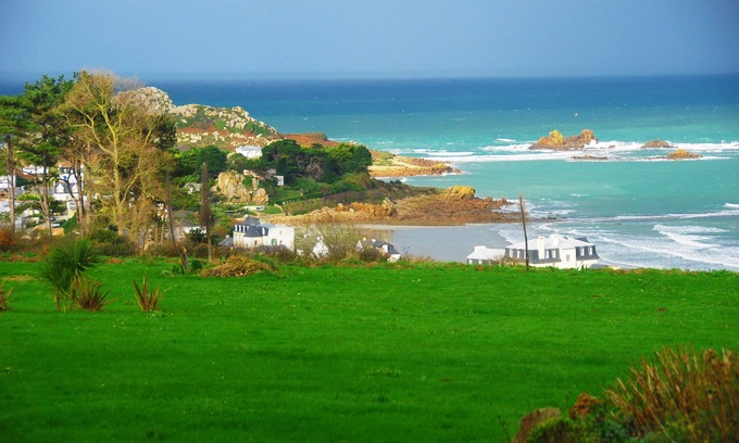 Plougasnou Casa | Quiet house facing the sea