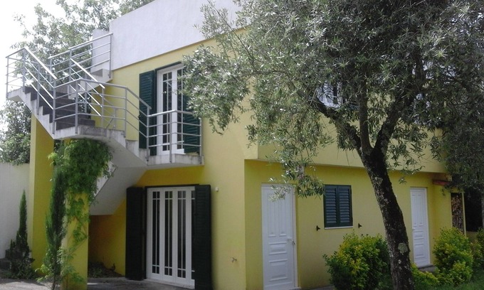 Varzea da Ovelha e Aliviada Casa | Casa tranquila con jardín privado a 45 minutos de Oporto. ¡Unesco y Duero!