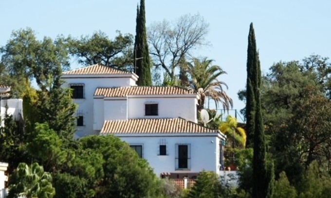 Nueva Milla de Oro Villa | Quiet Idyllic Villa in the hills behind the coast .