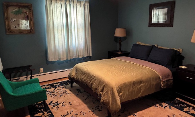 Miller Beach Apartamento | Quiet Indiana Dunes retreat near hiking and beach