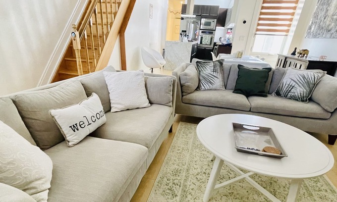 New Toronto Casa | Quiet lake retreat minutes from downtown Toronto