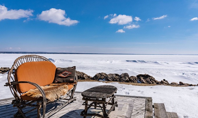 Division No. 11 Cabina | Quiet Lakefront Cabin with Huge Windows