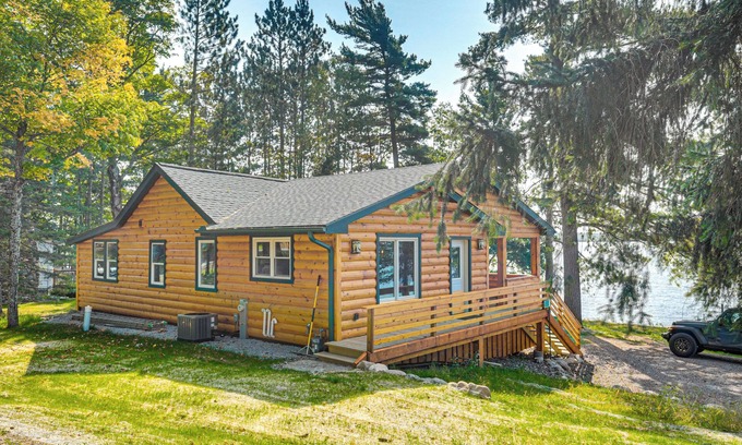 Conover Cabina | Quiet Lakefront Conover Cabin Near ATV Trails