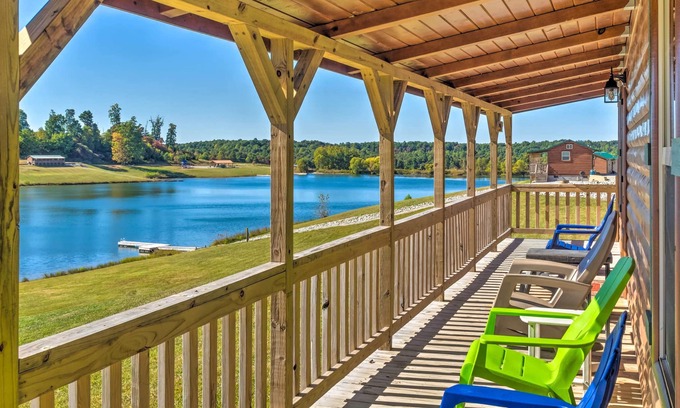 Mammoth Cave Cabina | Quiet Lakefront Escape w/ Fire Pit, Trails & Dock!