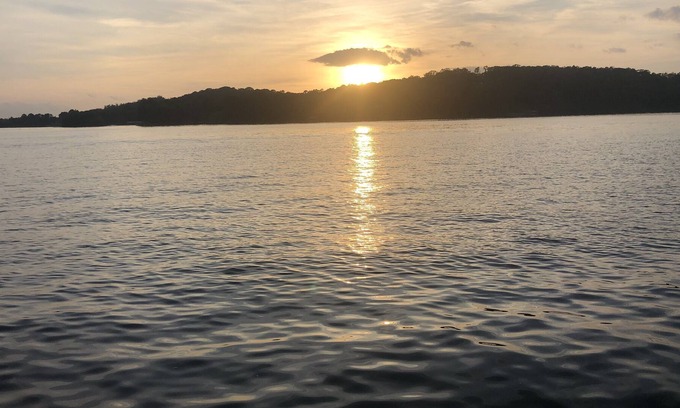 Talladega Condominio | Quiet lakeside condo on Logan Martin