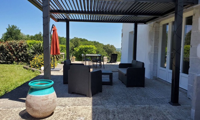 Saint-Lon-les-Mines Casa | Quiet Landes family home with swimming pool.