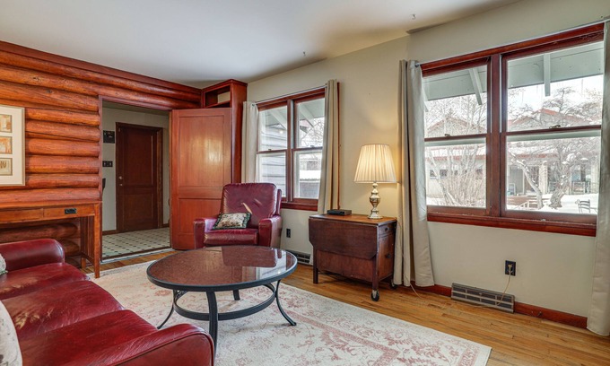 Lander Cabina | Quiet Lander Cabin Rental on Quarter-Acre Land